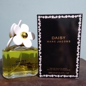 Daisy by Marc Jacobs